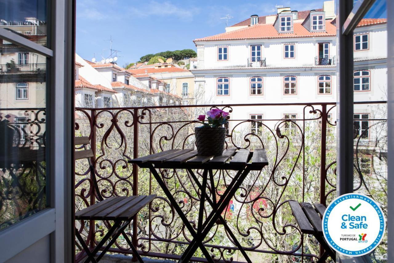 Alfama Sophisticate Flat With Balconies 2Bedrs 2Baths & Ac In 19Th Century Building Historic Center Apartment ลิสบอน ภายนอก รูปภาพ