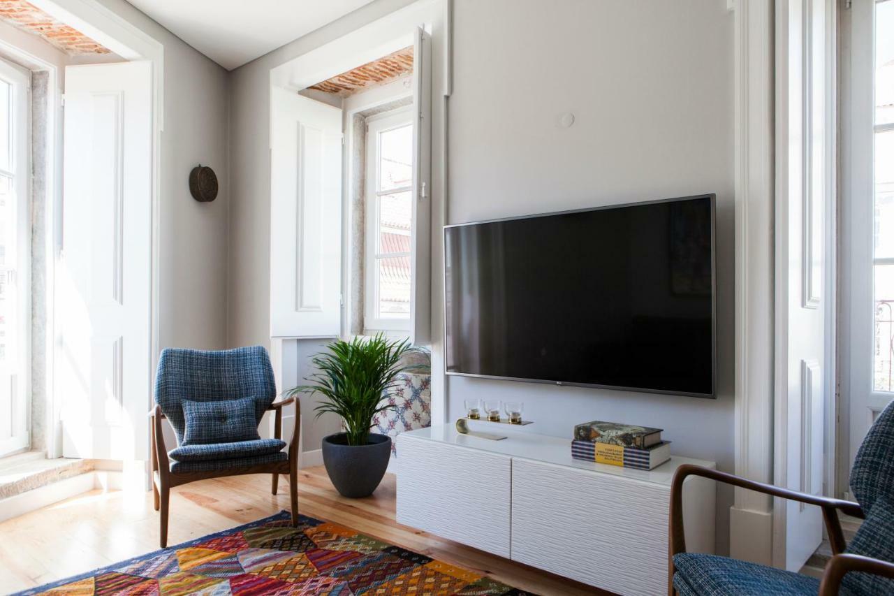 Alfama Sophisticate Flat With Balconies 2Bedrs 2Baths & Ac In 19Th Century Building Historic Center Apartment ลิสบอน ภายนอก รูปภาพ