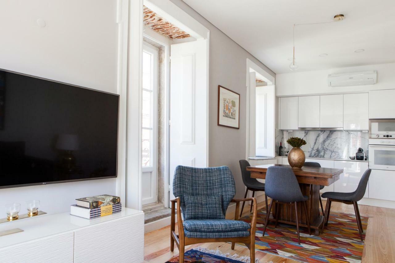 Alfama Sophisticate Flat With Balconies 2Bedrs 2Baths & Ac In 19Th Century Building Historic Center Apartment ลิสบอน ภายนอก รูปภาพ